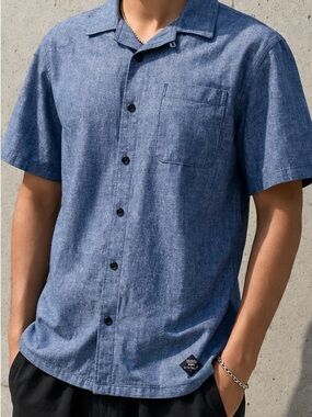 Vans Gilbert Crockett Chambray Button Up Shirt Men’s Small Blue Short Sleeve